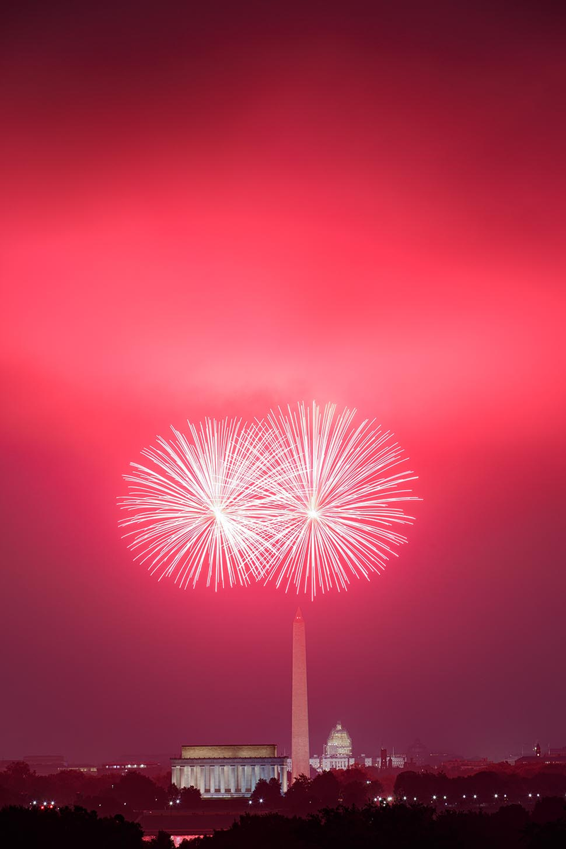 Illustration for article titled 19 Dazzling Photos of Fireworks